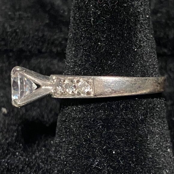 Sterling Silver Cubic Zirconia Engagement Ring With 7 Faceted Stones Stamped 925 - Picture 6 of 16